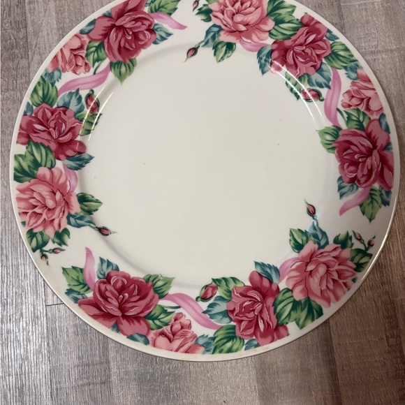 Tabletops Unlimited Other - Tabletops Unlimited  Porcelain 10.5 inch Dinner Plates w/ Rose Garden Pattern